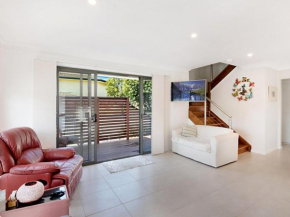 Koonah Town House